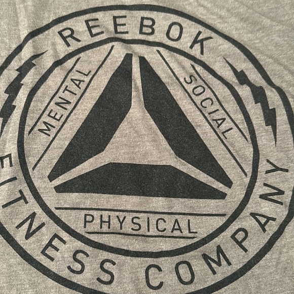 Reebok Long Sleeve - Picture 2 of 3